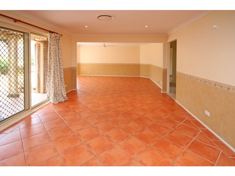 15 Crystal Way, Mount Annan NSW 2567