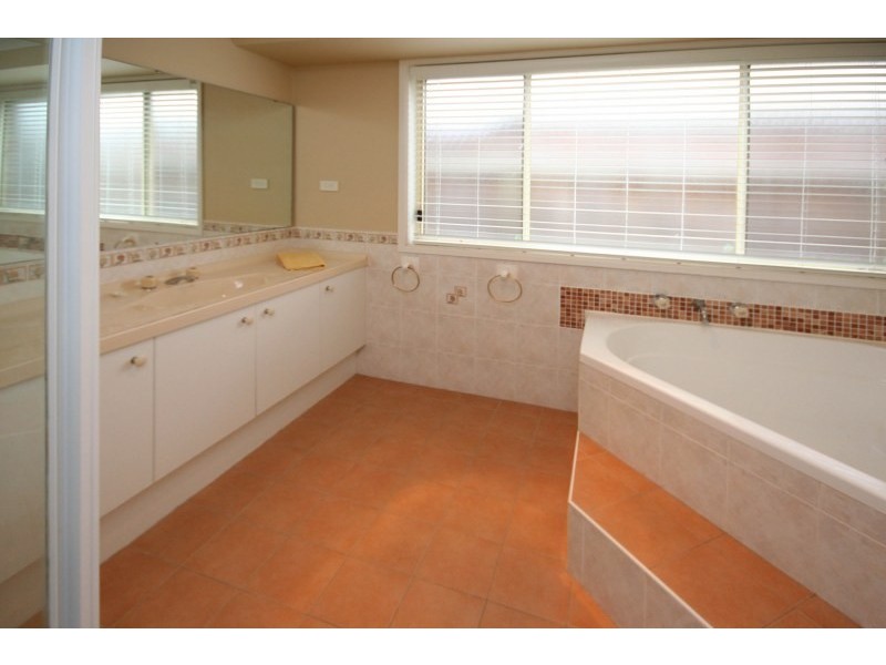 15 Crystal Way, Mount Annan NSW 2567