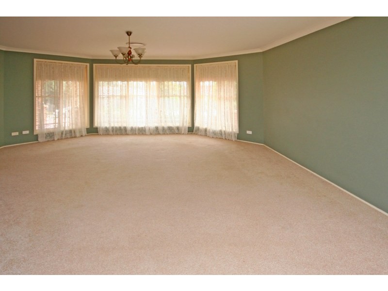 15 Crystal Way, Mount Annan NSW 2567