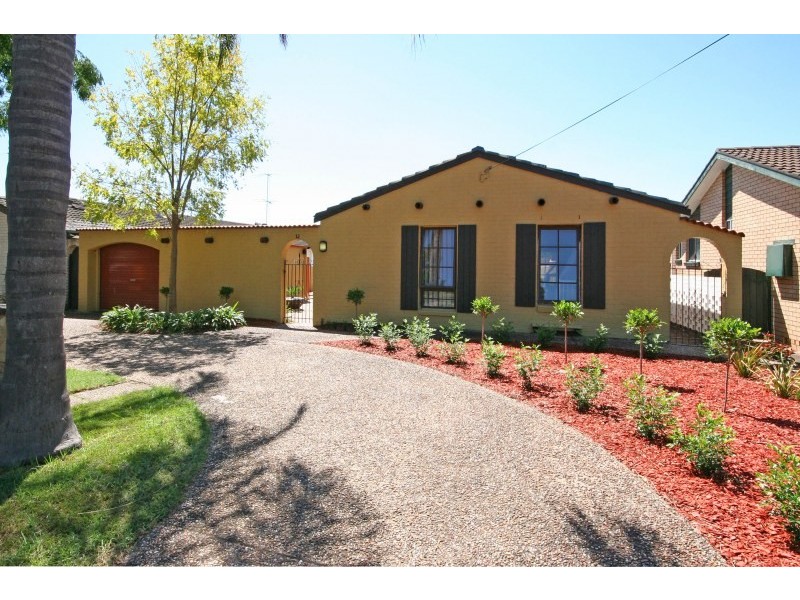 12 Lowe Crescent, Elderslie NSW 2570