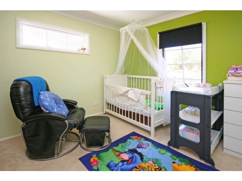 12 Lowe Crescent, Elderslie NSW 2570