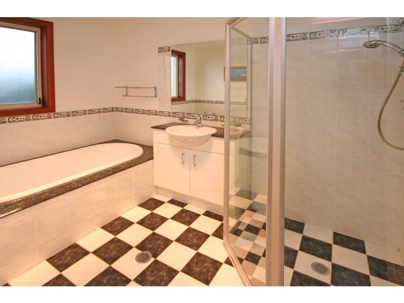 18 Mannix Court, Harrington Park NSW 2567