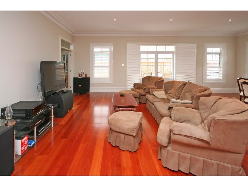 8 Casson Common Avenue, Camden Park NSW 2570