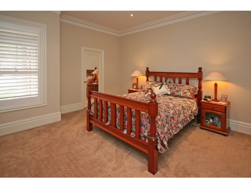 8 Casson Common Avenue, Camden Park NSW 2570