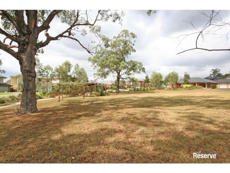 8 Casson Common Avenue, Camden Park NSW 2570