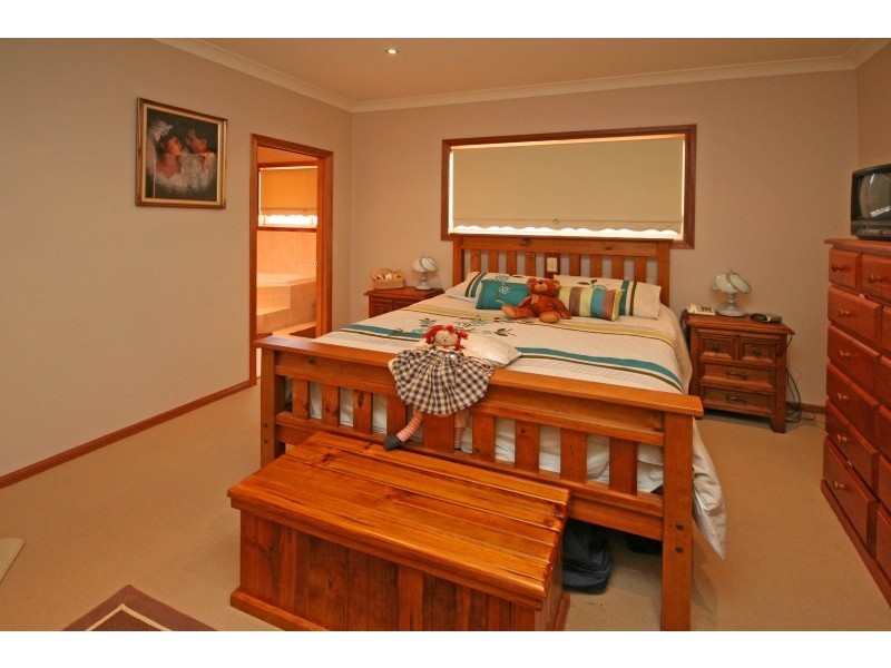 1 Chiltern Place, Harrington Park NSW 2567