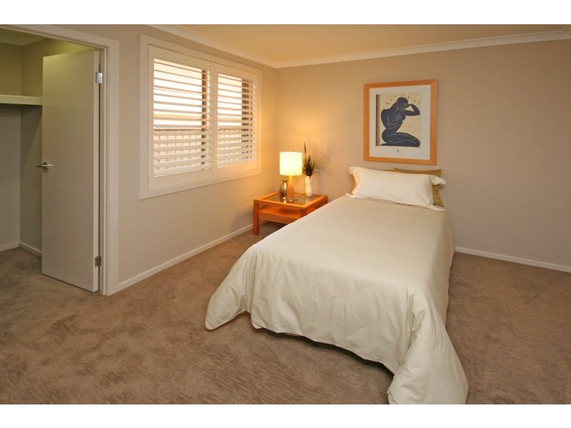 38 Minorca Circuit, Spring Farm NSW 2570