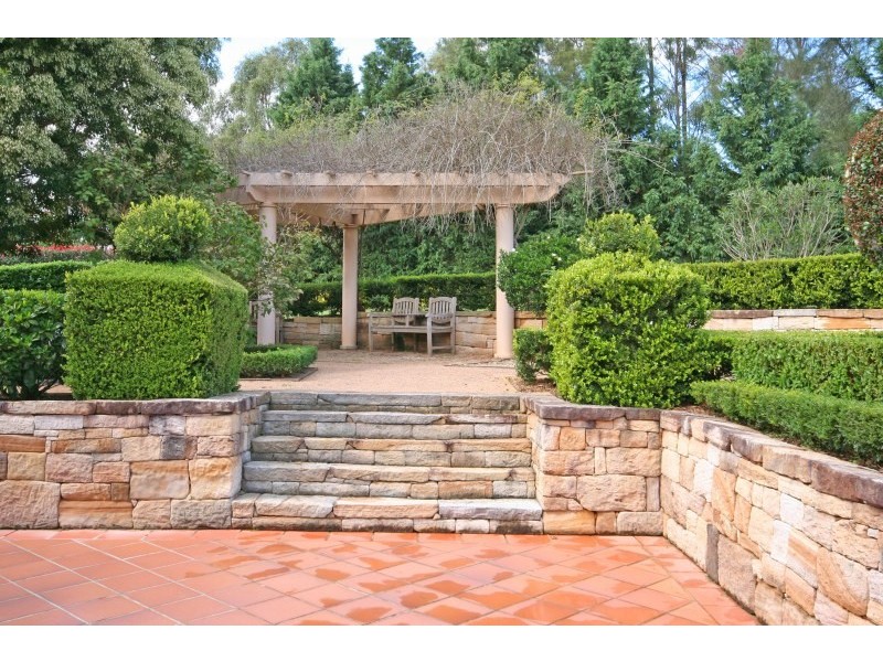 10 Aberfoyle Place, Grasmere NSW 2570