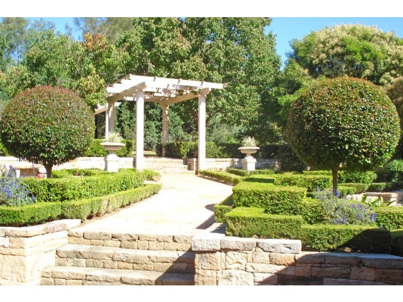 10 Aberfoyle Place, Grasmere NSW 2570