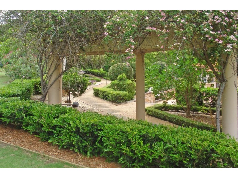 10 Aberfoyle Place, Grasmere NSW 2570