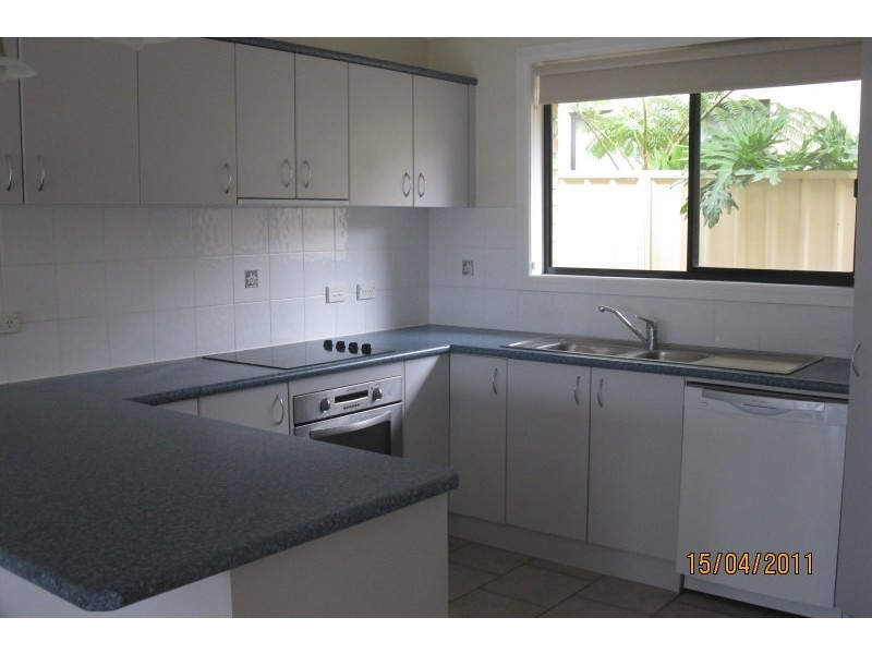 8 Cooper Place, Currans Hill NSW 2567