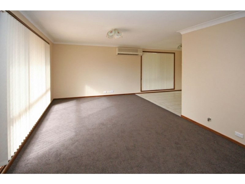 68 Southdown Road, Elderslie NSW 2570