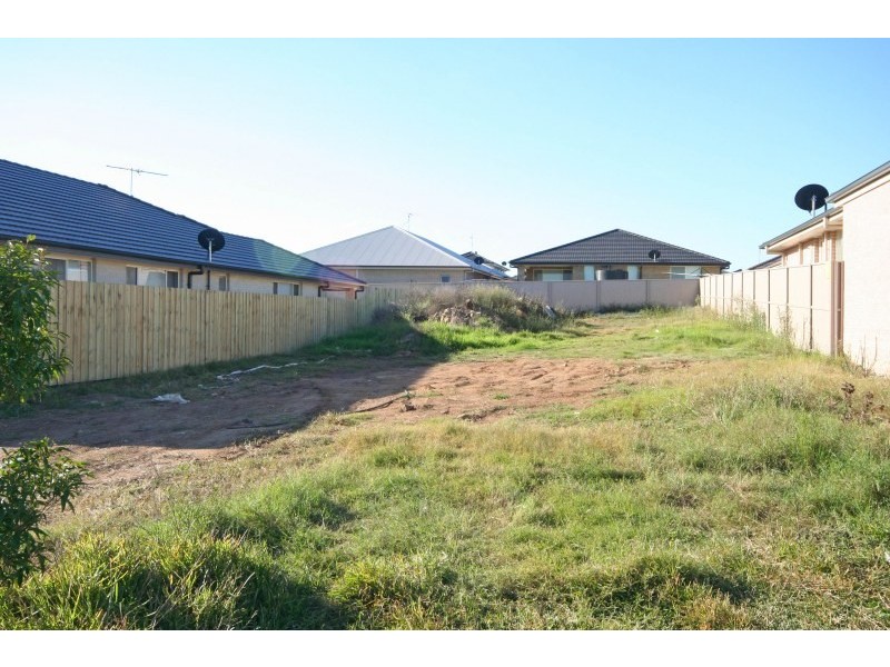 24 Langshan Street, Spring Farm NSW 2570