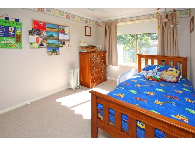 4 Casuarina Close, The Oaks NSW 2570