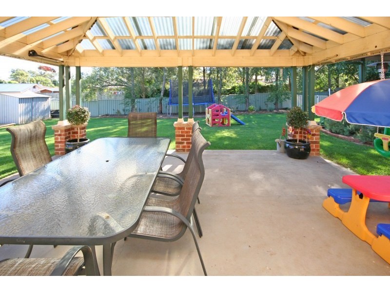 4 Casuarina Close, The Oaks NSW 2570