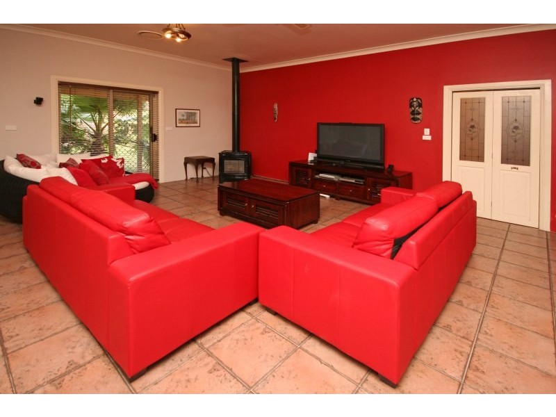 335 Remembrance Drive, Camden Park NSW 2570