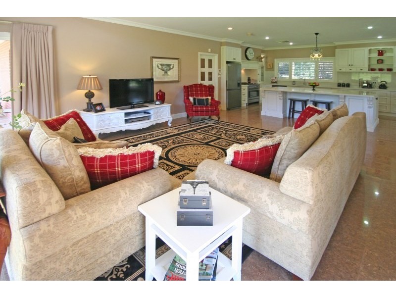 42 Cawdor Farms Road, Grasmere NSW 2570