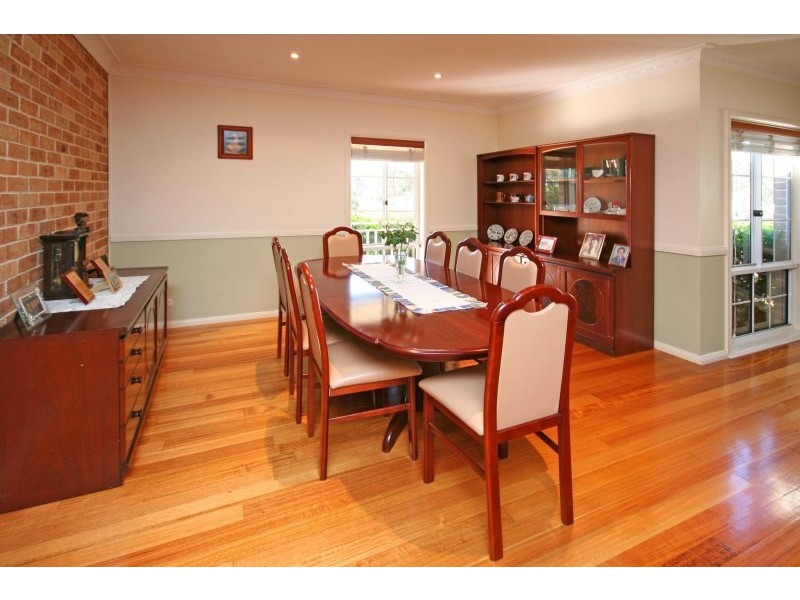 16 Aberfoyle Place, Grasmere NSW 2570