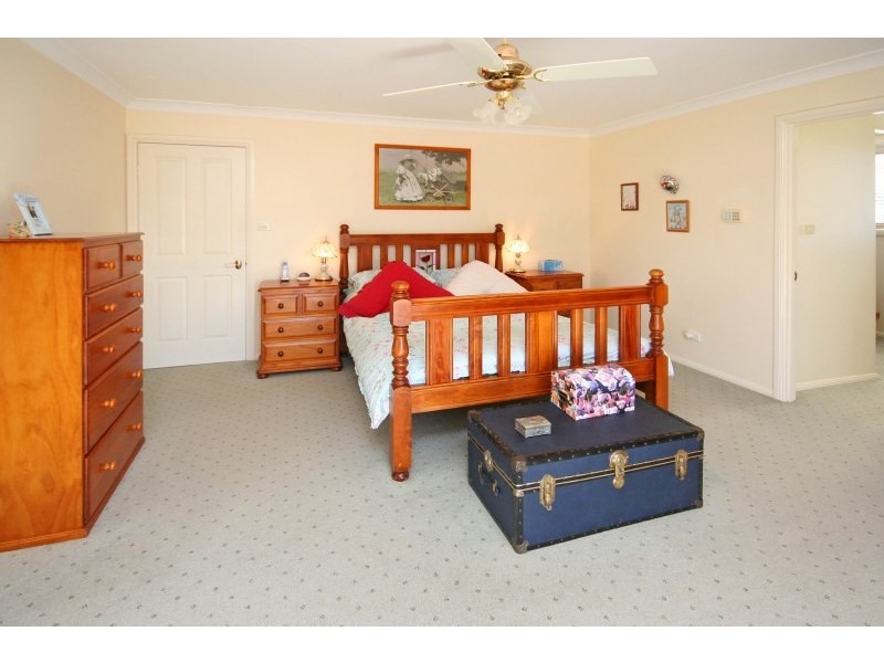 16 Aberfoyle Place, Grasmere NSW 2570