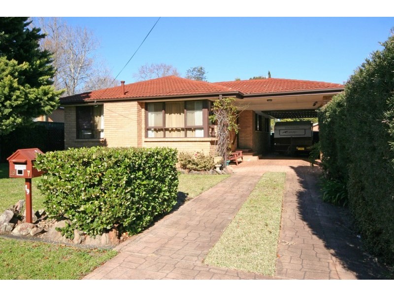 19 Luker Street, Elderslie NSW 2570