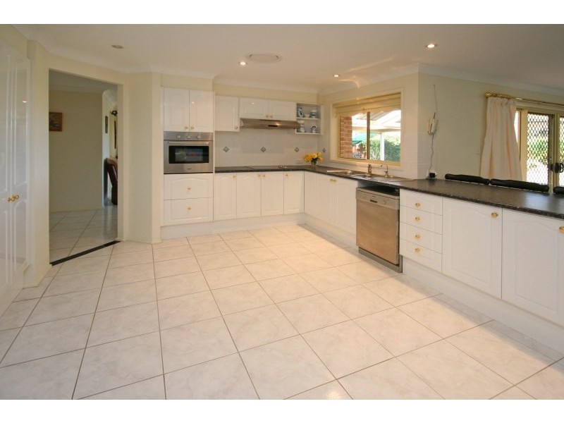 34 MacArthur Circuit, Camden Park NSW 2570