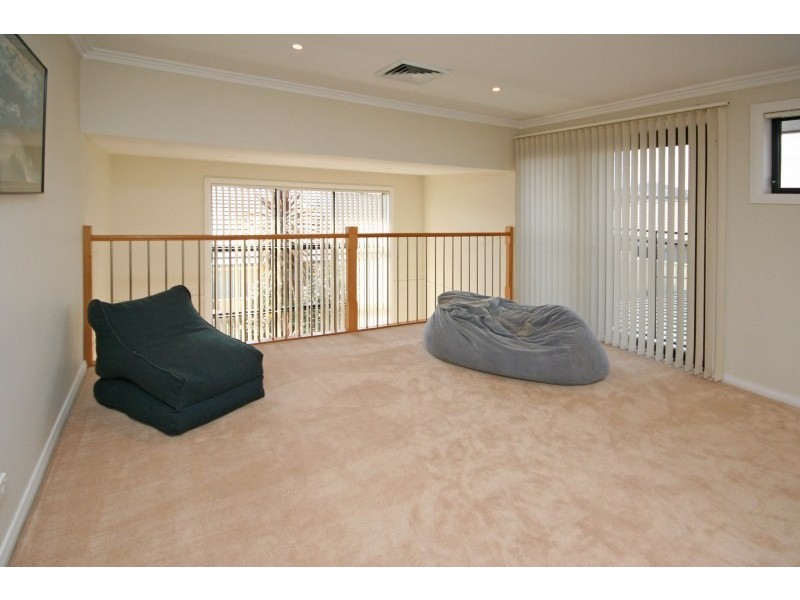 8 Budgen Circuit, Harrington Park NSW 2567