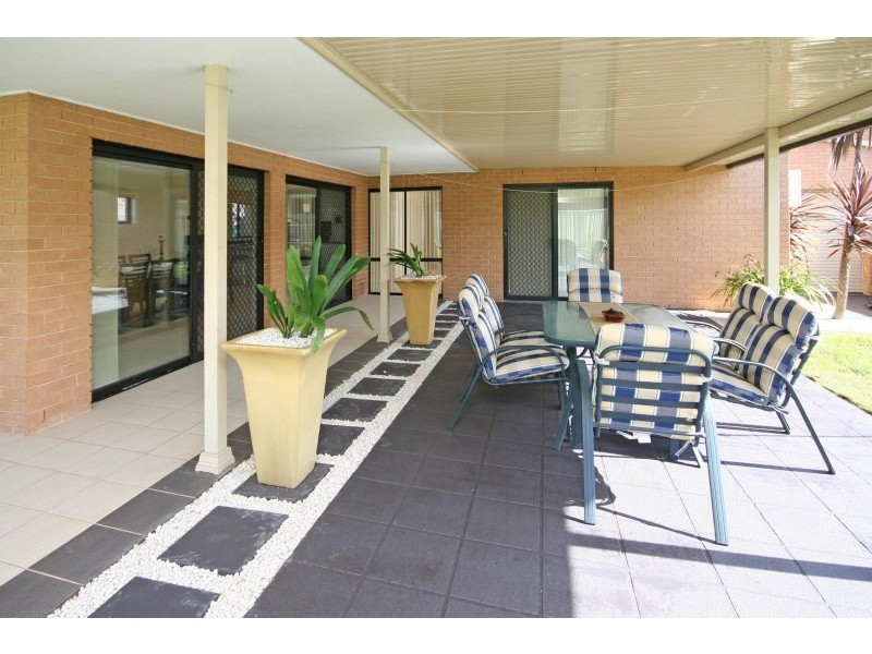 8 Budgen Circuit, Harrington Park NSW 2567