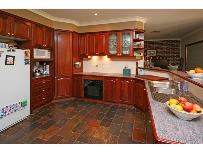 3  Aberfoyle Place, Grasmere NSW 2570