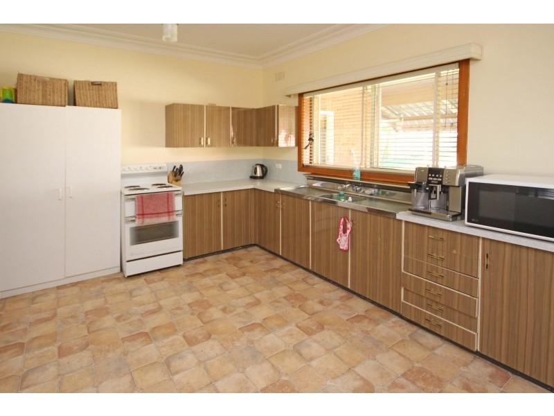 27 Elizabeth Macarthur Avenue, Camden South NSW 2570