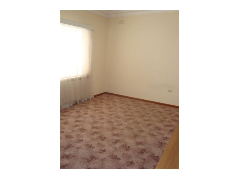 27 Elizabeth Macarthur Avenue, Camden South NSW 2570