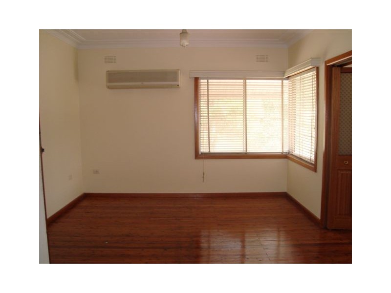 27 Elizabeth Macarthur Avenue, Camden South NSW 2570