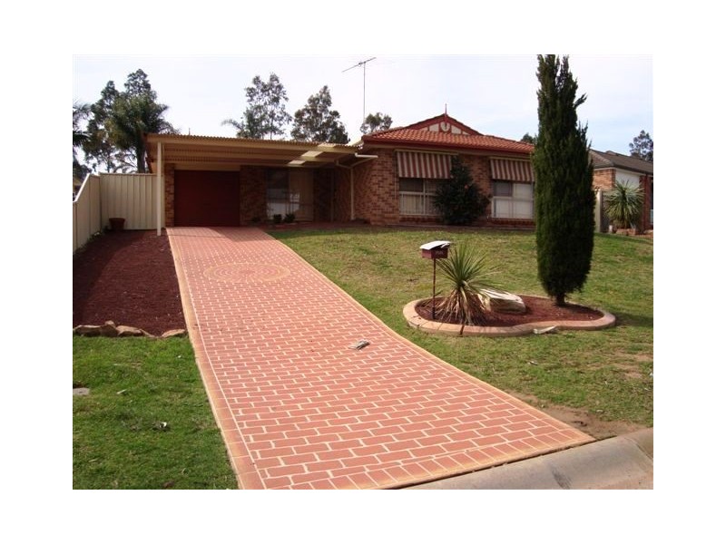 52 Downes Crescent, Currans Hill NSW 2567