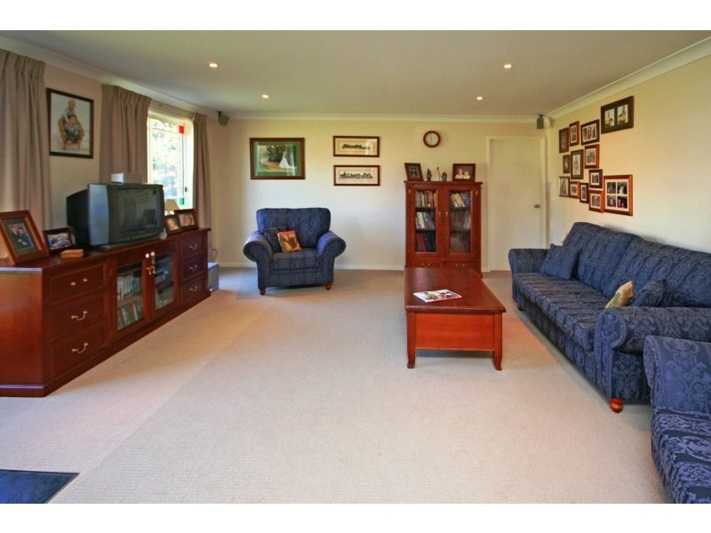 4 Casurina Close, The Oaks NSW 2570