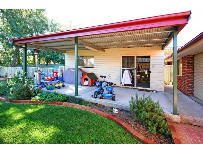 4 Casurina Close, The Oaks NSW 2570