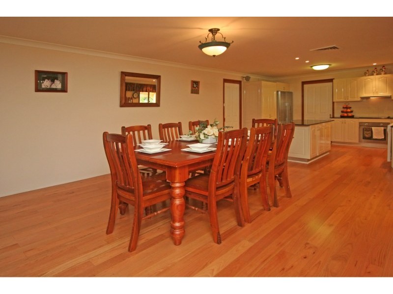 28 Devitt Crescent, The Oaks NSW 2570