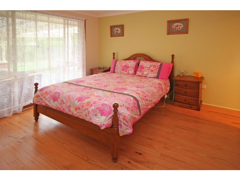 28 Devitt Crescent, The Oaks NSW 2570