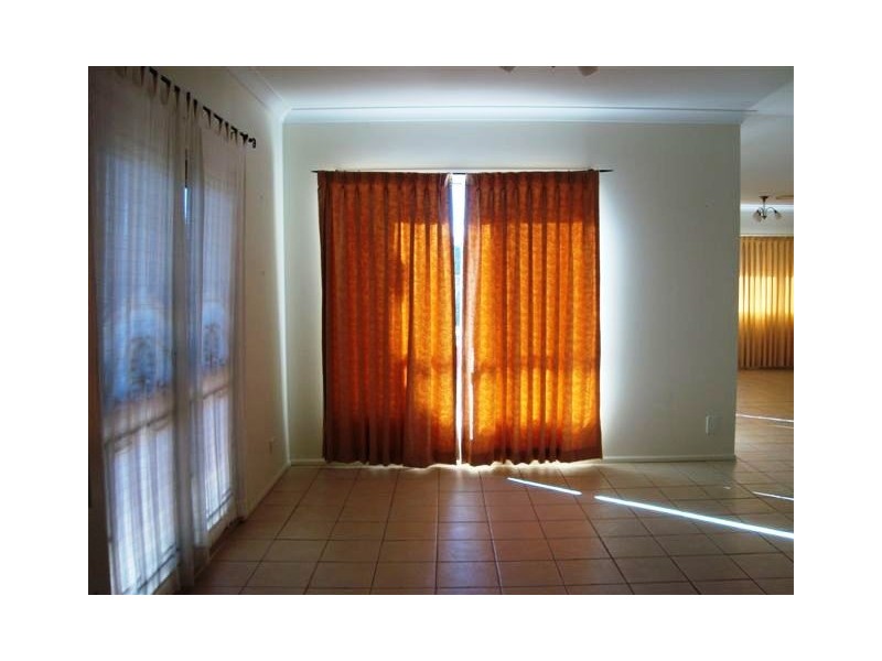 1 Wilmott Court, Camden Park NSW 2570