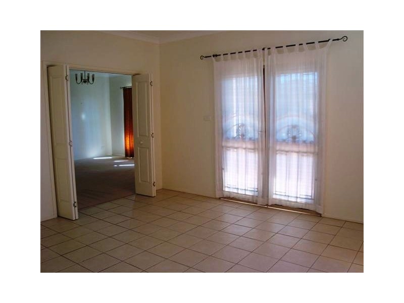 1 Wilmott Court, Camden Park NSW 2570