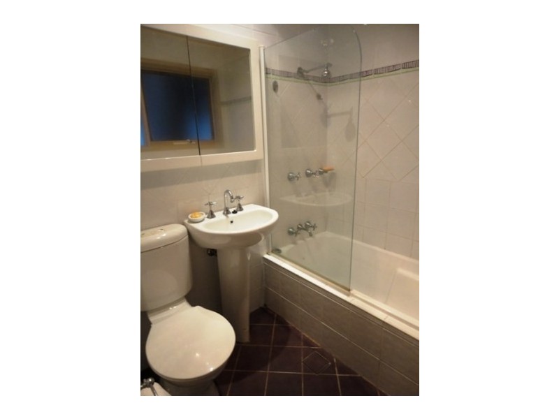 Unit 18/58 Greenoaks Avenue, Bradbury NSW 2560