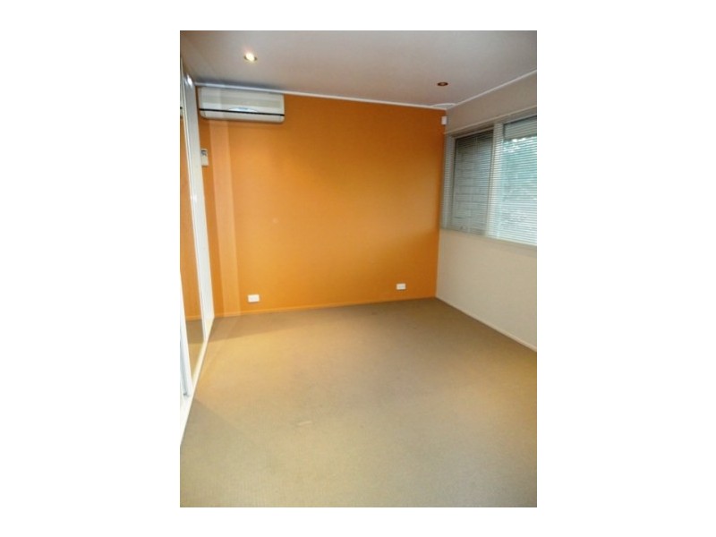 Unit 18/58 Greenoaks Avenue, Bradbury NSW 2560