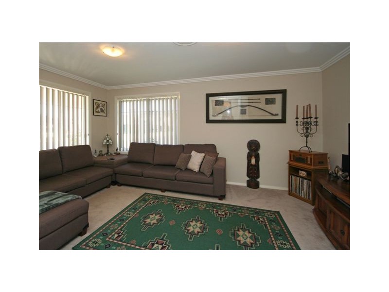 6 Grimes Avenue, Elderslie NSW 2570