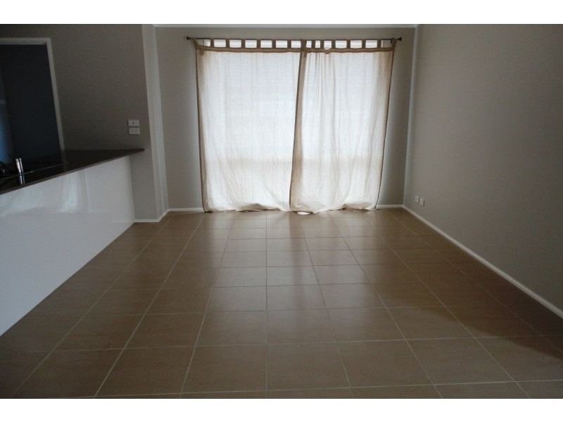 14 Green Hill Street, Spring Farm NSW 2570