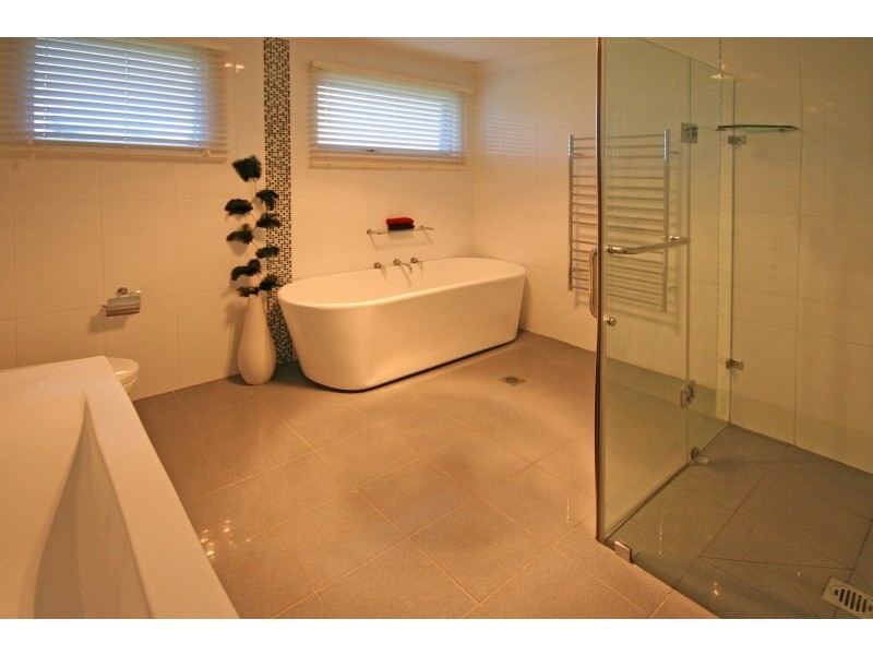 13 Banks Place, Camden South NSW 2570