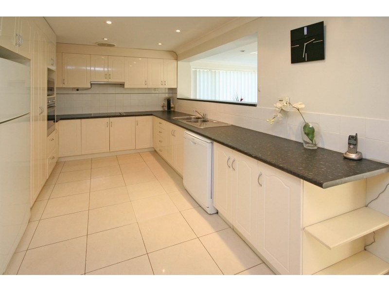 13 Banks Place, Camden South NSW 2570