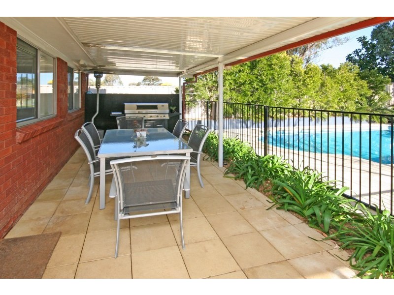 13 Banks Place, Camden South NSW 2570