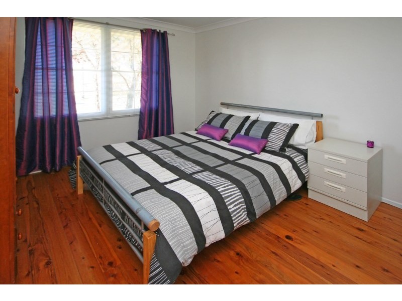 13 Banks Place, Camden South NSW 2570