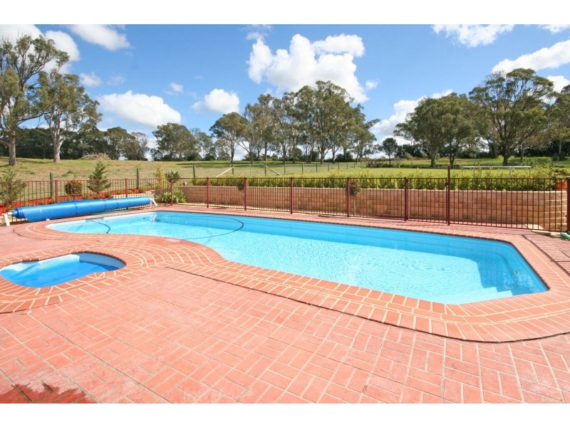 1 The Outlook, Kirkham NSW 2570