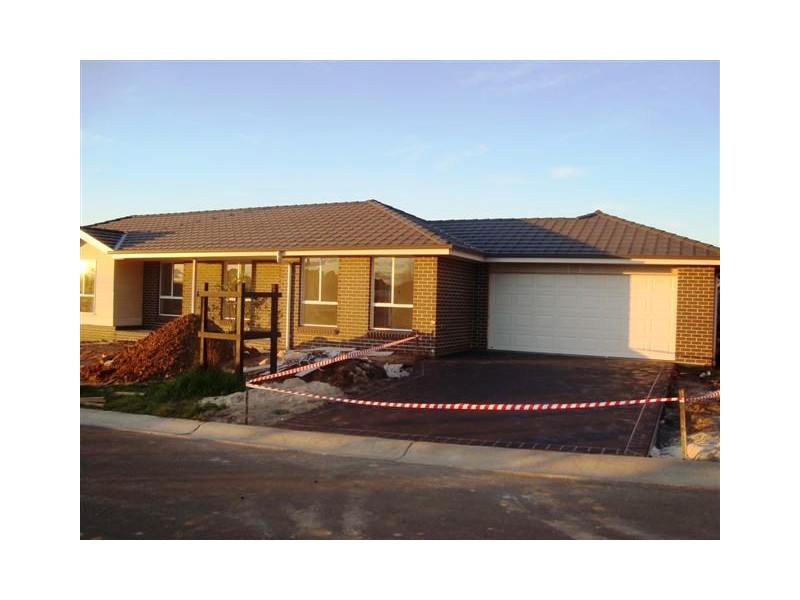 135 Kerrigan (corner Of Kerrgian & Gardiner) Crescent, Elderslie NSW 2570