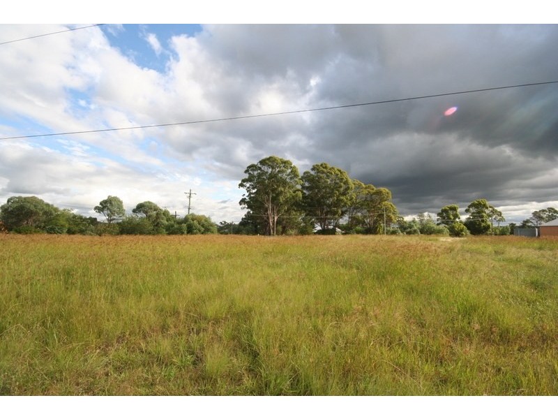 72 Benwerrin Crescent, Grasmere NSW 2570