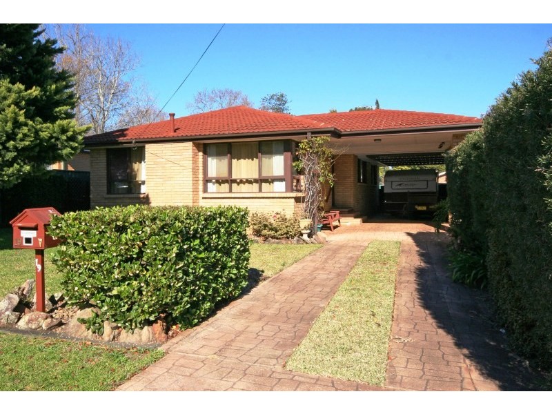 19 Luker Street, Elderslie NSW 2570